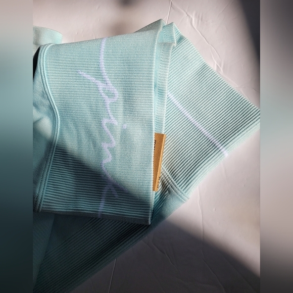 PINK Victoria's Secret  Sky Blue Leggings - Picture 3 of 13